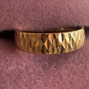 Elegant 10K Italy Gold Textured Ring